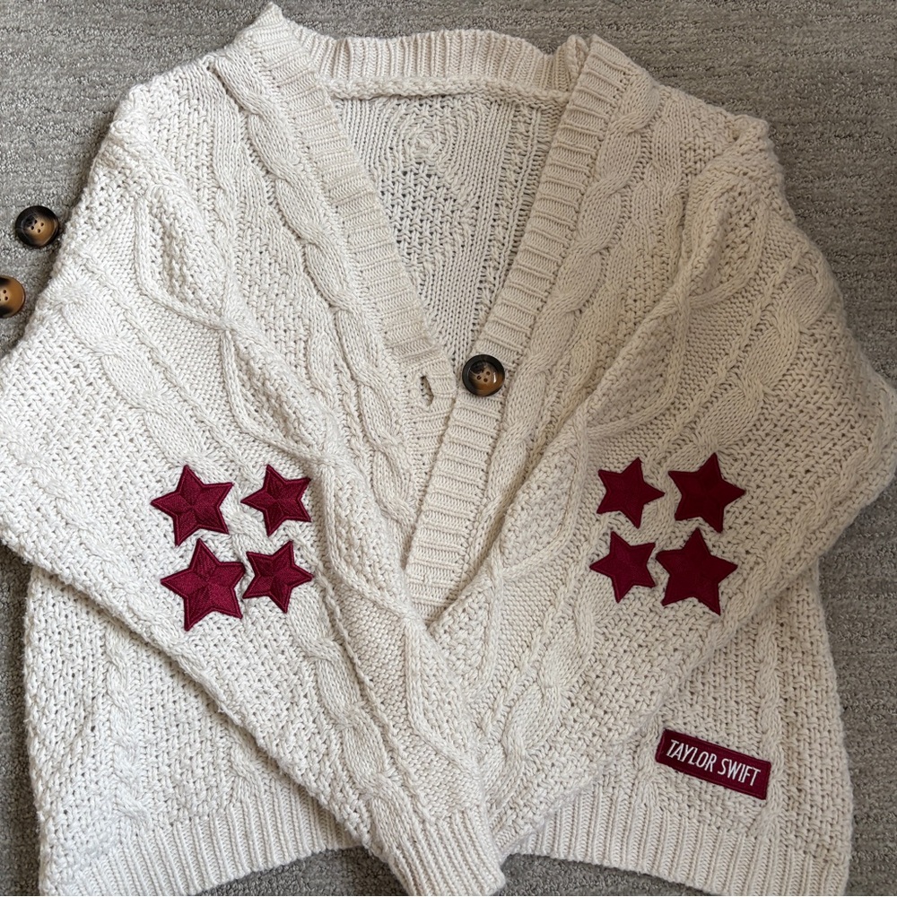 Taylor Swift red cardigan